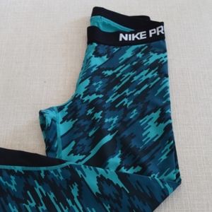 Nike Capri's